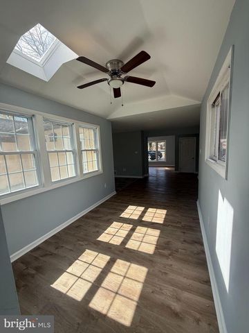 7 KINGS HWY N, Cherry Hill, NJ 08034