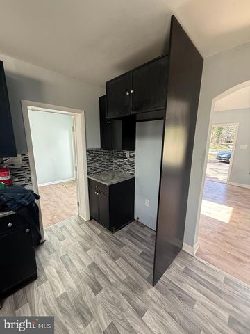 7 KINGS HWY N, Cherry Hill, NJ 08034