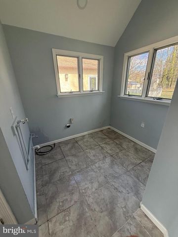 7 KINGS HWY N, Cherry Hill, NJ 08034