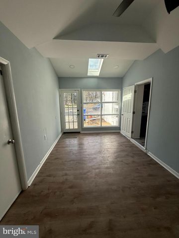 7 KINGS HWY N, Cherry Hill, NJ 08034