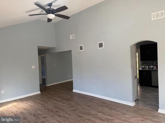 7 KINGS HWY N, Cherry Hill, NJ 08034