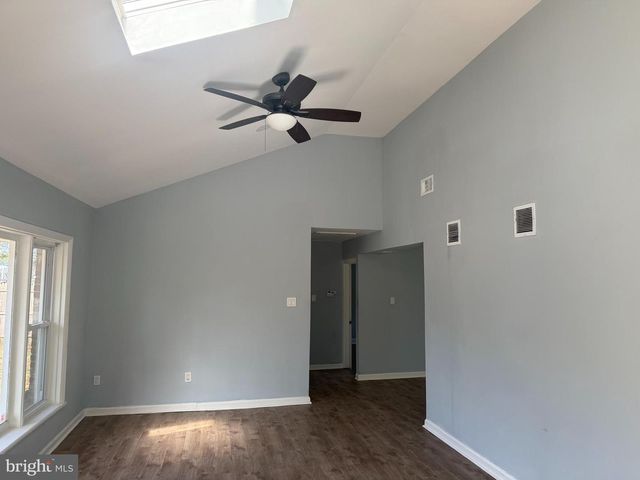 7 KINGS HWY N, Cherry Hill, NJ 08034