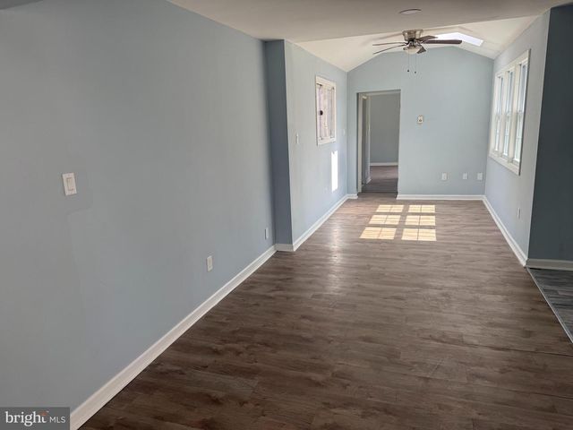 7 KINGS HWY N, Cherry Hill, NJ 08034