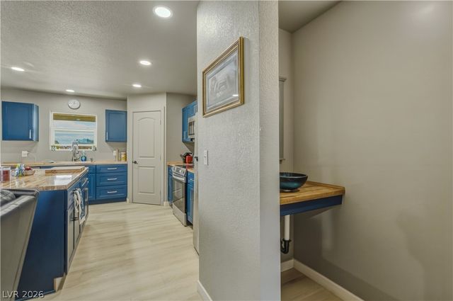951 West Leffner Drive, Pahrump, NV 89060