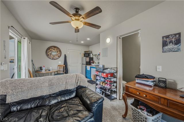 951 West Leffner Drive, Pahrump, NV 89060