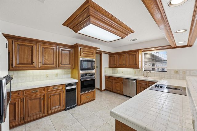 21102 Atascocita Place Drive, Houston, TX 77346