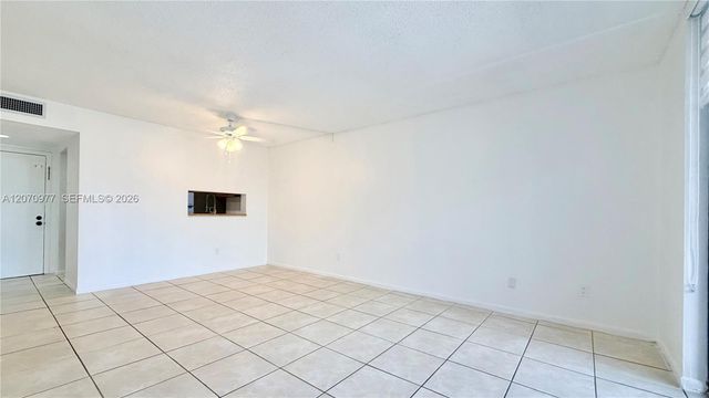 8615 NW 8th Street 421, Miami, FL 33126