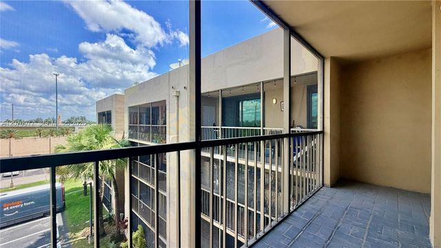 8615 NW 8th Street 421, Miami, FL 33126