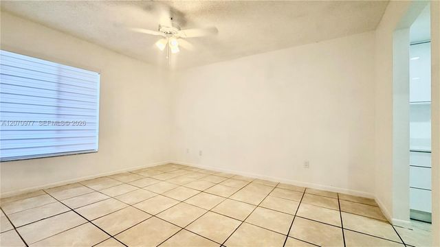 8615 NW 8th Street 421, Miami, FL 33126