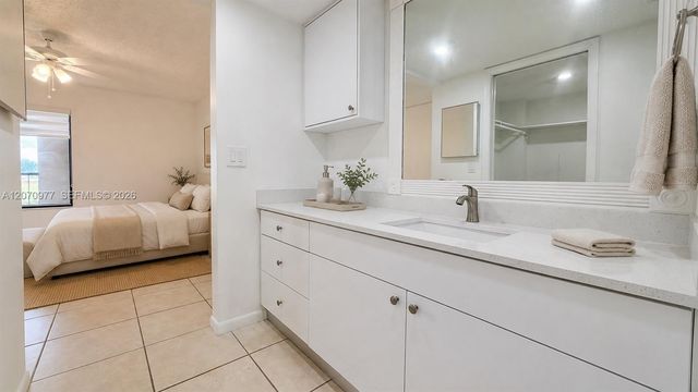 8615 NW 8th Street 421, Miami, FL 33126