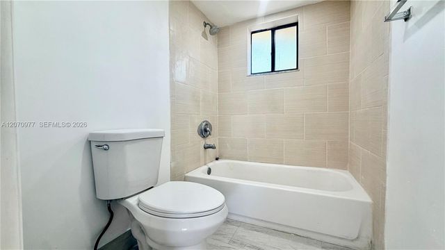 8615 NW 8th Street 421, Miami, FL 33126