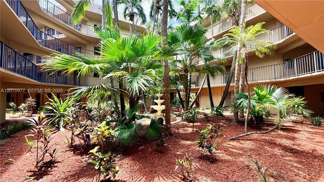 8615 NW 8th Street 421, Miami, FL 33126