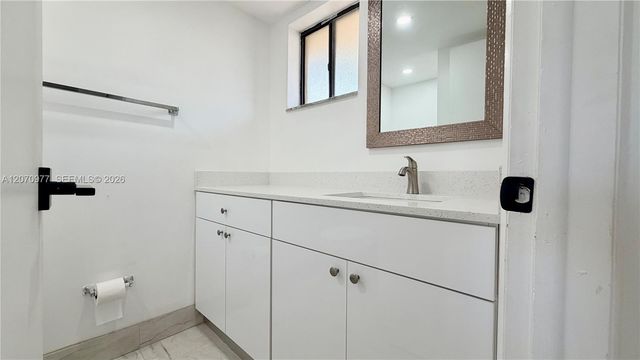 8615 NW 8th Street 421, Miami, FL 33126