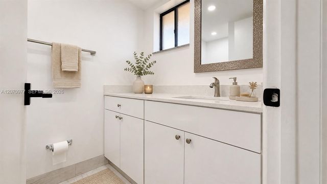 8615 NW 8th Street 421, Miami, FL 33126