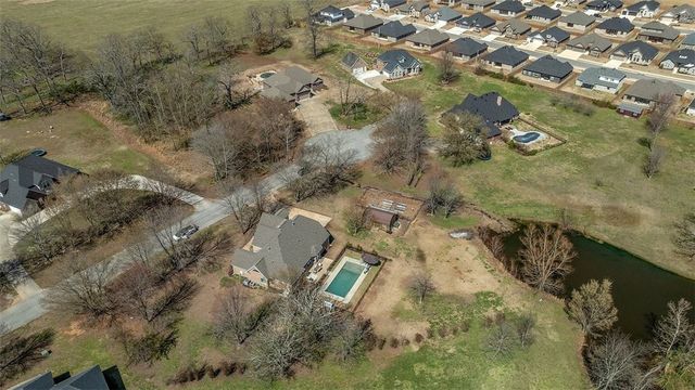 8400 Windsong Lane, Bentonville, AR 72713