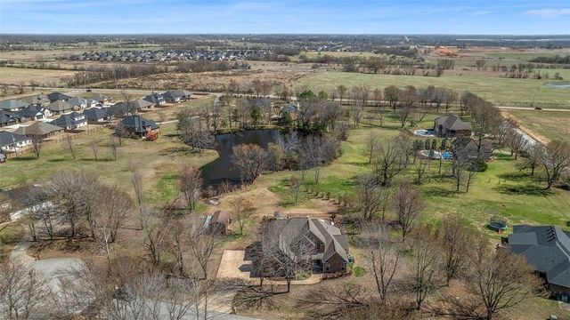 8400 Windsong Lane, Bentonville, AR 72713