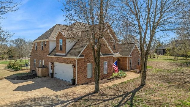 8400 Windsong Lane, Bentonville, AR 72713