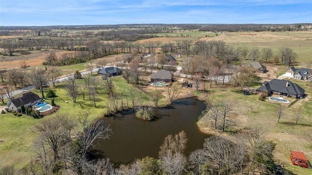 8400 Windsong Lane, Bentonville, AR 72713