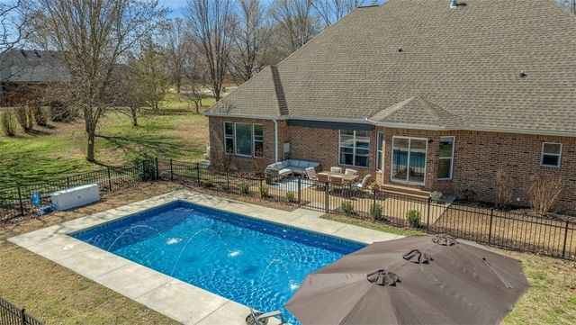 8400 Windsong Lane, Bentonville, AR 72713