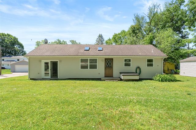 32851 Lake Drive, Lawton, MI 49065
