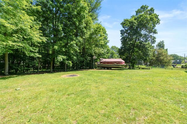 32851 Lake Drive, Lawton, MI 49065