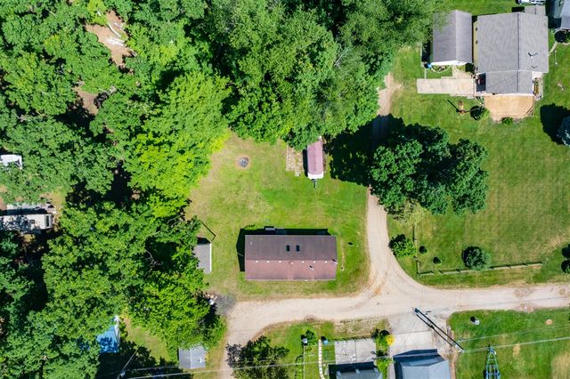 32851 Lake Drive, Lawton, MI 49065