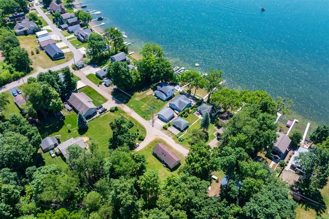 32851 Lake Drive, Lawton, MI 49065