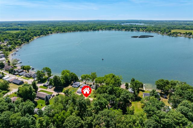 32851 Lake Drive, Lawton, MI 49065