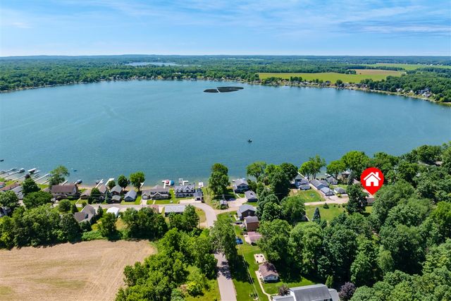 32851 Lake Drive, Lawton, MI 49065
