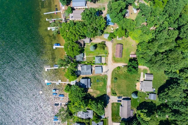 32851 Lake Drive, Lawton, MI 49065