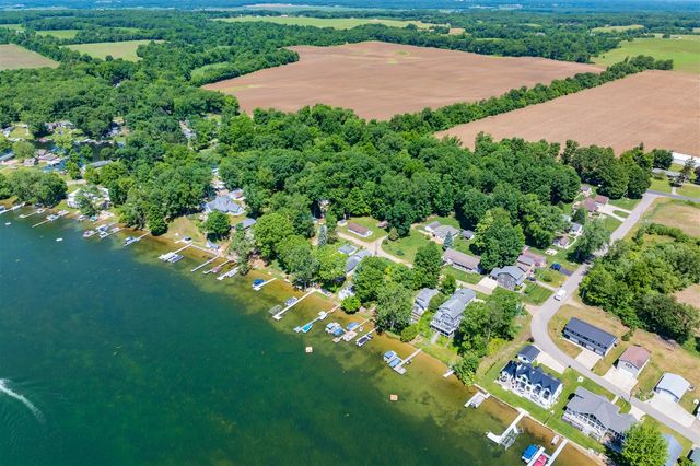 32851 Lake Drive, Lawton, MI 49065