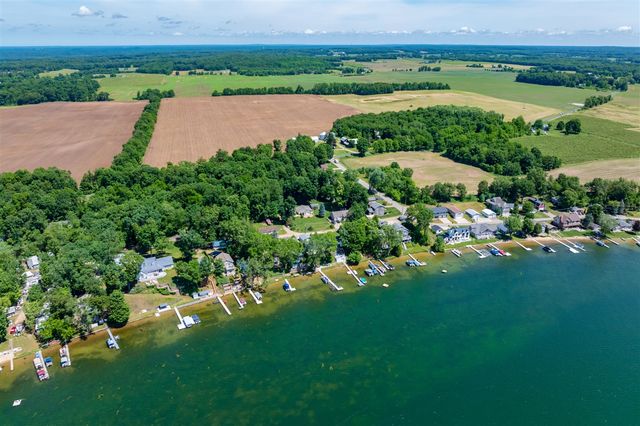 32851 Lake Drive, Lawton, MI 49065