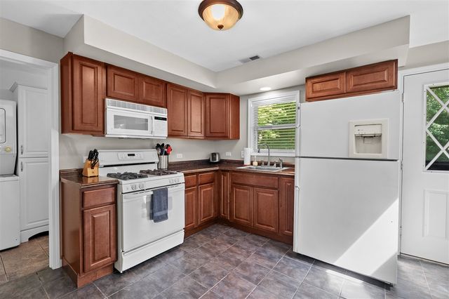 32851 Lake Drive, Lawton, MI 49065