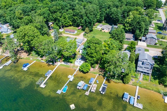 32851 Lake Drive, Lawton, MI 49065