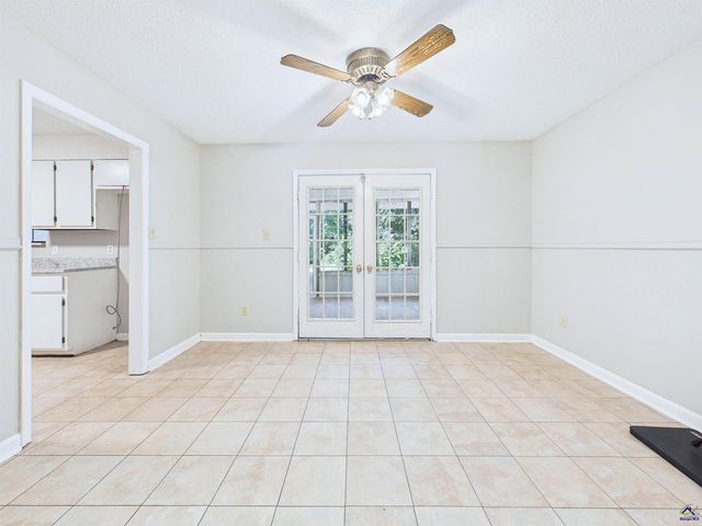 108 Red Oak Court, Byron, GA 31008