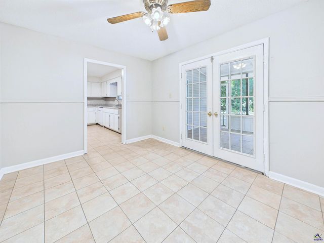 108 Red Oak Court, Byron, GA 31008