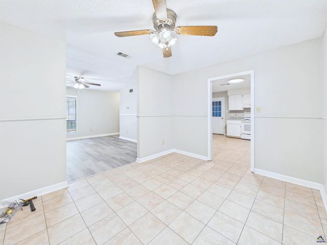 108 Red Oak Court, Byron, GA 31008