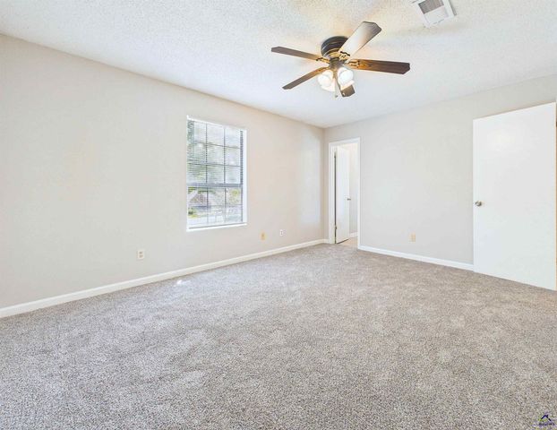 108 Red Oak Court, Byron, GA 31008