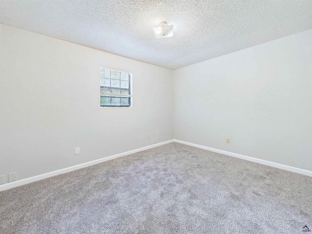 108 Red Oak Court, Byron, GA 31008