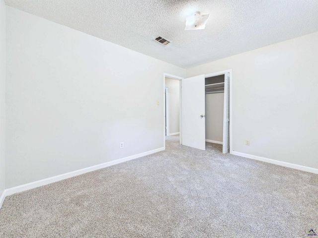 108 Red Oak Court, Byron, GA 31008