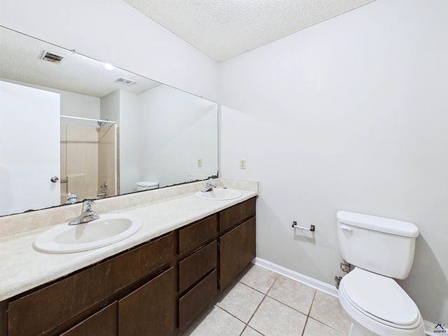 108 Red Oak Court, Byron, GA 31008