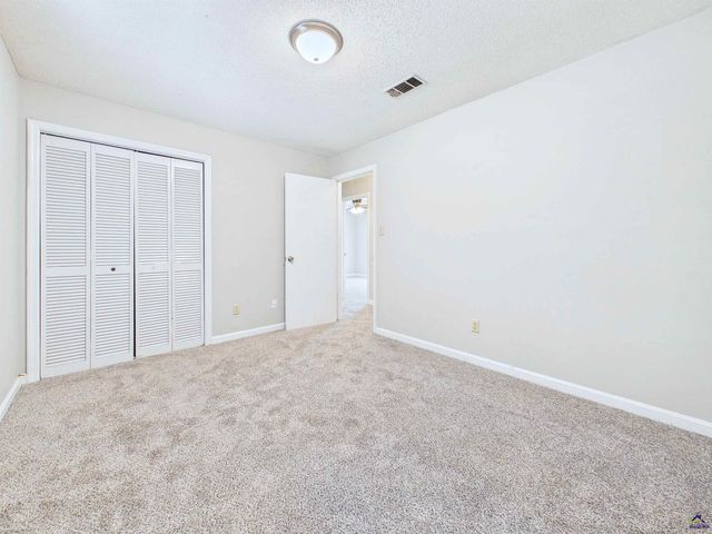 108 Red Oak Court, Byron, GA 31008