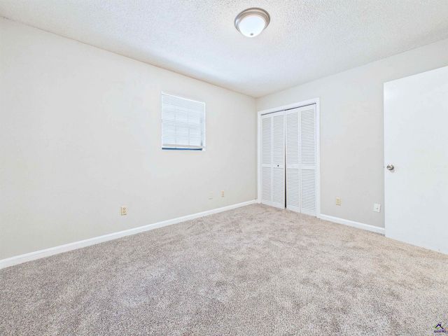 108 Red Oak Court, Byron, GA 31008