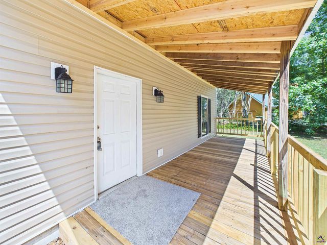 108 Red Oak Court, Byron, GA 31008