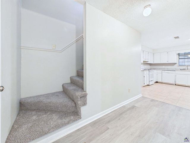 108 Red Oak Court, Byron, GA 31008