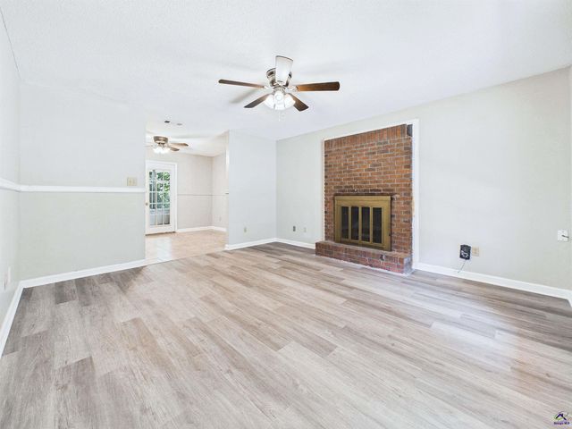 108 Red Oak Court, Byron, GA 31008