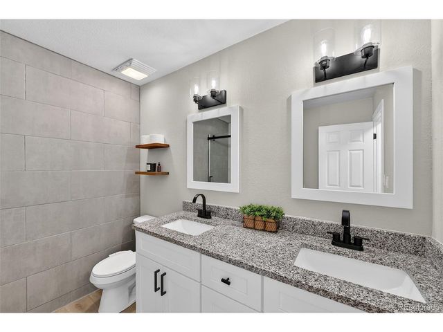 7228 S Vine Ct, Centennial, CO 80122