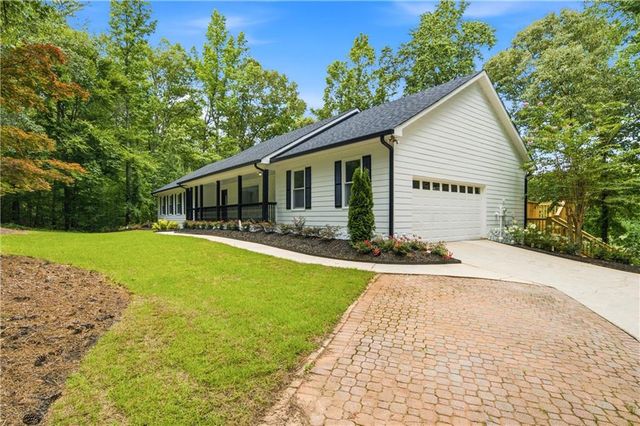 5070 River Lake Drive, Chattahoochee Hills, GA 30213