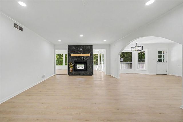 5070 River Lake Drive, Chattahoochee Hills, GA 30213