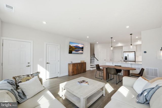 1670 KIRKMAN ST, Dumfries, VA 22026